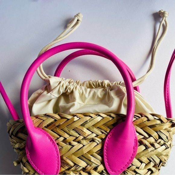 NWT Natural Straws Crossbody Bag / Shoulder Bag - Beige and Bright Pink - Barbie - Picture 4 of 16